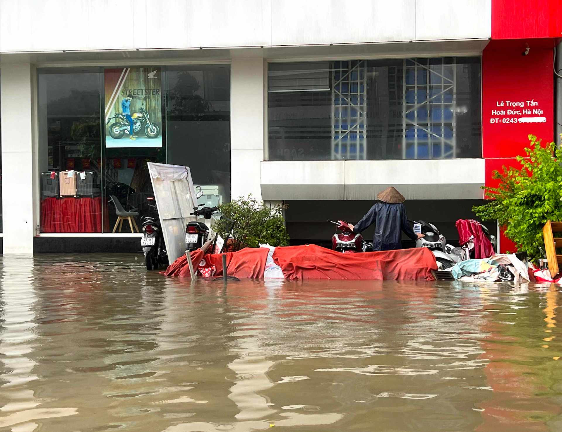 ngập lối ra vào hầm để xe